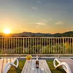 Contemporary With Rooftop Terrace In Lejlighed *