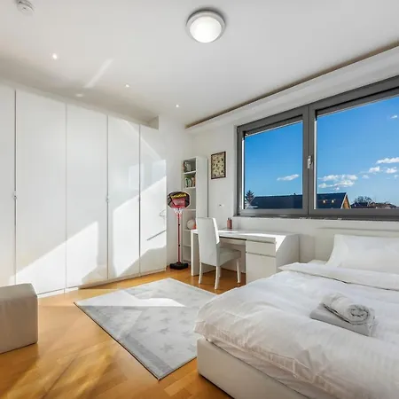 Contemporary With Rooftop Terrace In Apartman *