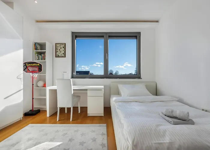 Contemporary With Rooftop Terrace In Appartement Maribor