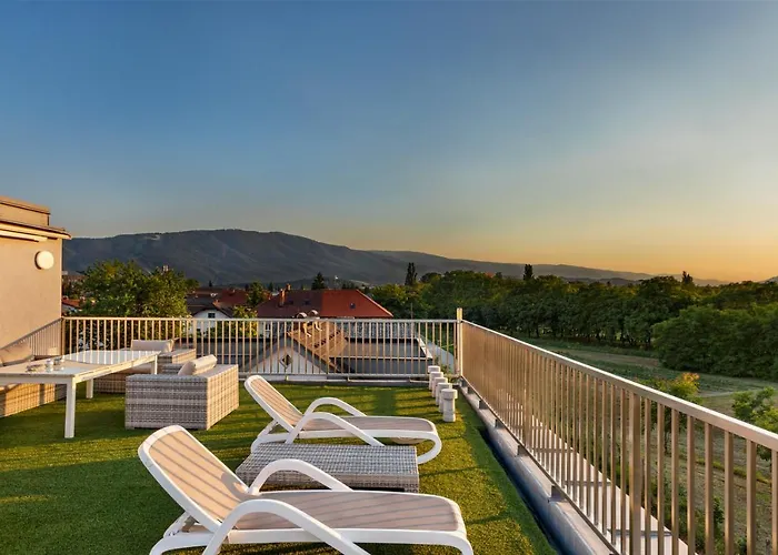 Contemporary With Rooftop Terrace In Appartement *